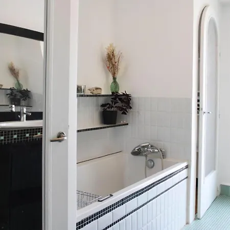 Spacious And Atypical Nest View Of Monuments Appartement *
